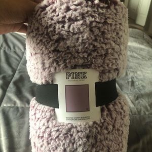 Victoria Secrets PINK Sherpa Blanket